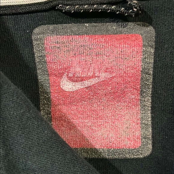 Nike tech fleece women’s Black sweatshirt Jacket - Picture 2 of 4